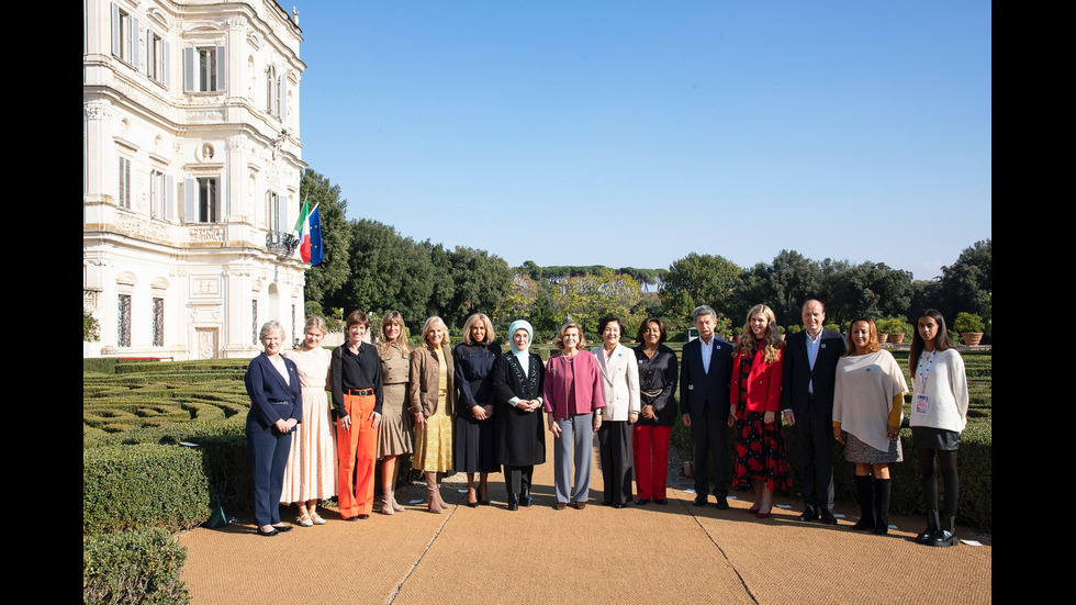 МОДНИ ЛИДЕРИ: Съпругите на политиците от Г-20 завладяха Рим