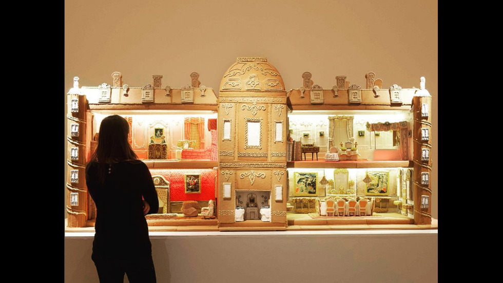 Кулинарни "архитекти" сътвориха дворец от меденки