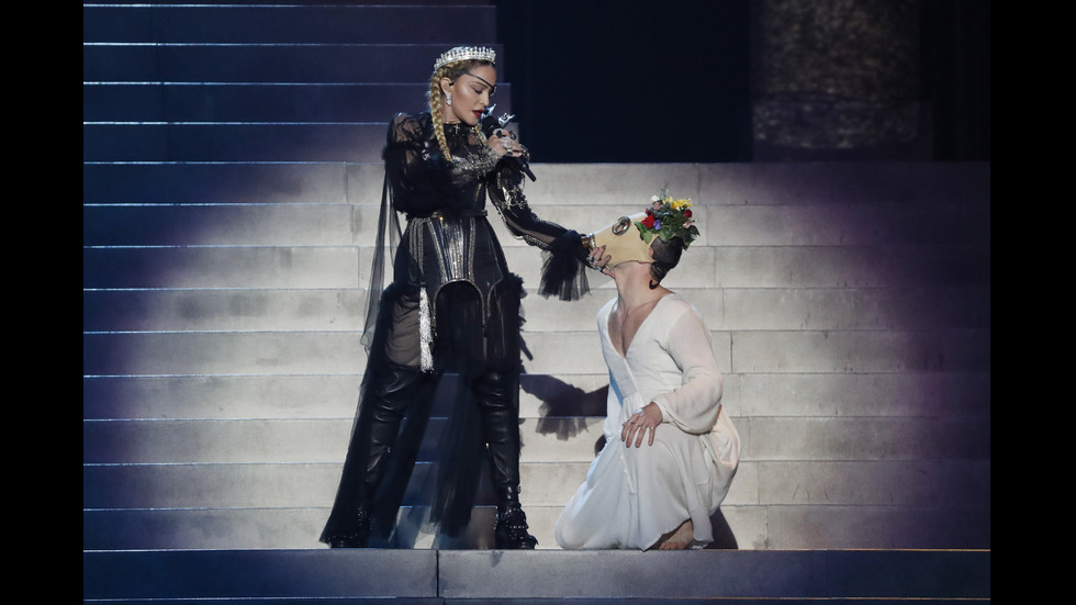 Кралицата на поп музиката Мадона на 64 г.