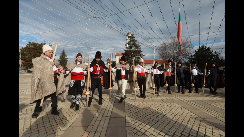 Коледари в Елин Пелин