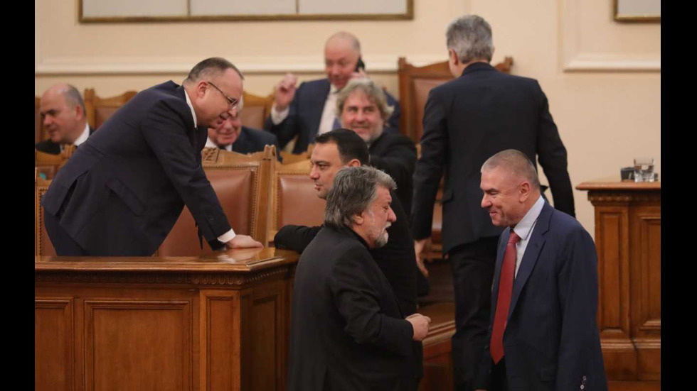 Парламентът гласува кандидатурата на Марияна Николова за вицепремиер
