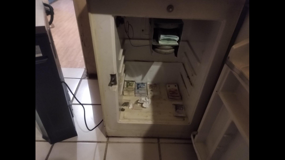 Задържаха двама с амфетамини при спецоперация в София