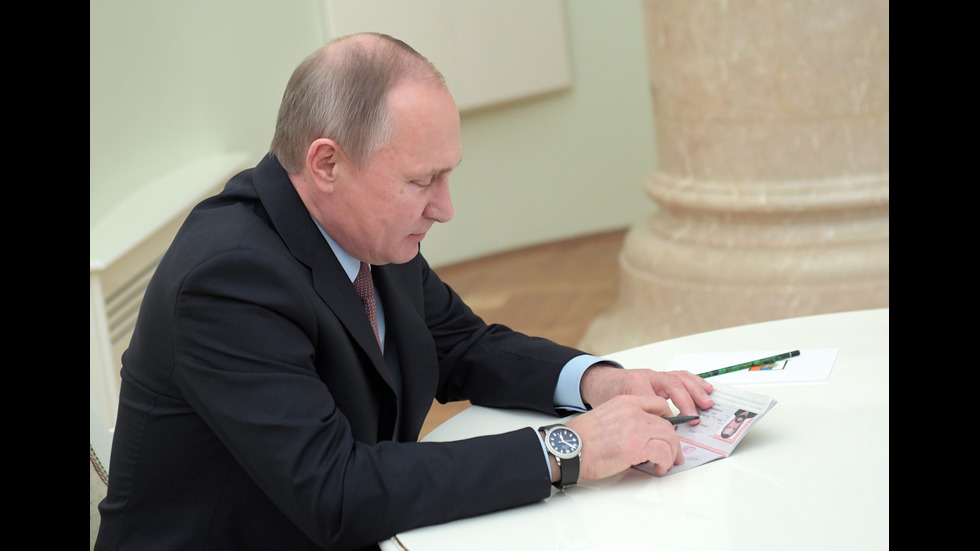 Стивън Сегал получи руския си паспорт от Путин