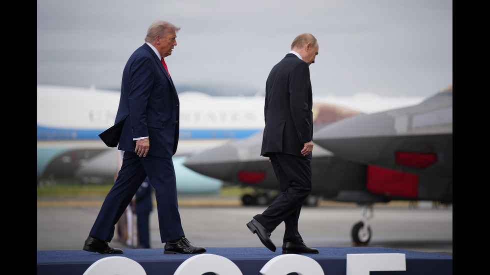 Започна ключовата среща между Тръмп и Путин в Аляска