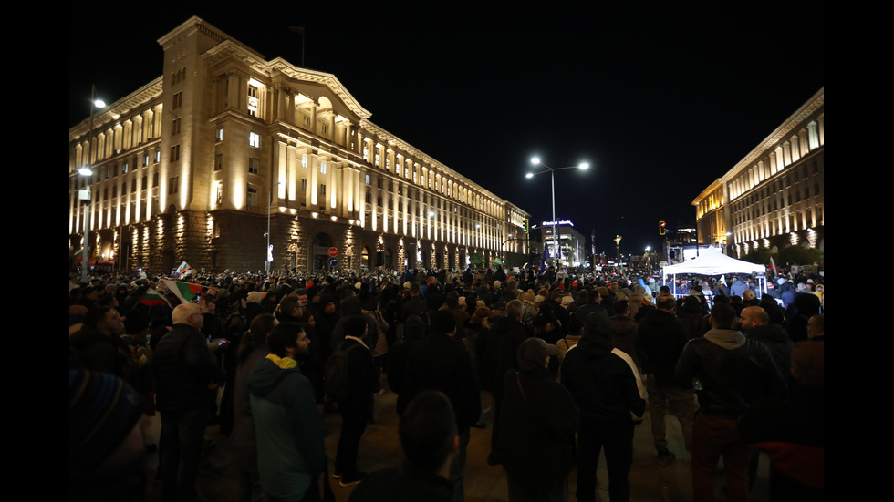 Многохилядни протести в София и големите градове на страната срещу бюджета и управлението