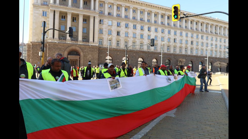 Пътни строители излизат отново на протест