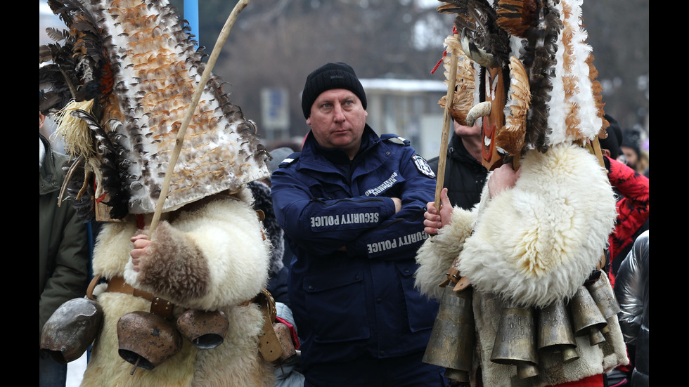 Кукери гонят злото в Брезник