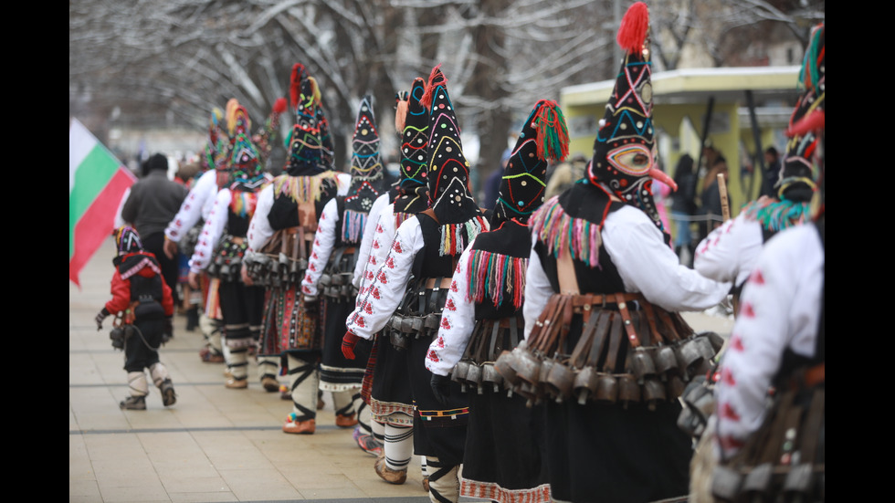 „Сурва” се завърна в Перник