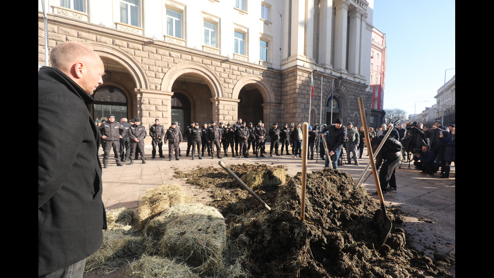 Заради референдума: "Възраждане" на протест пред Конституционния съд