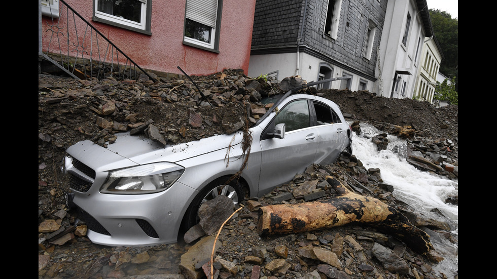 Бедствие в Германия: Наводненията продължават да взимат жертви