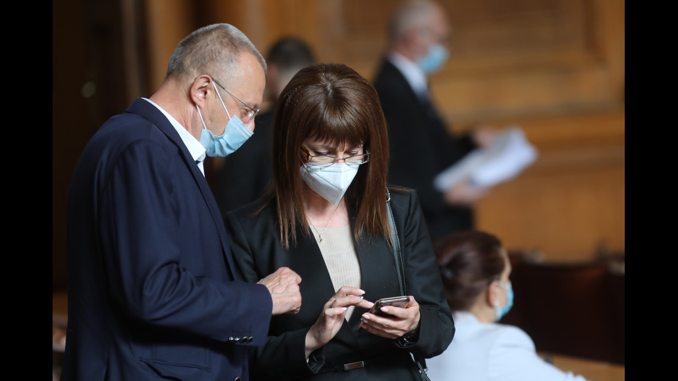 Бурни дебати в първия работен ден на новото Народно събрание