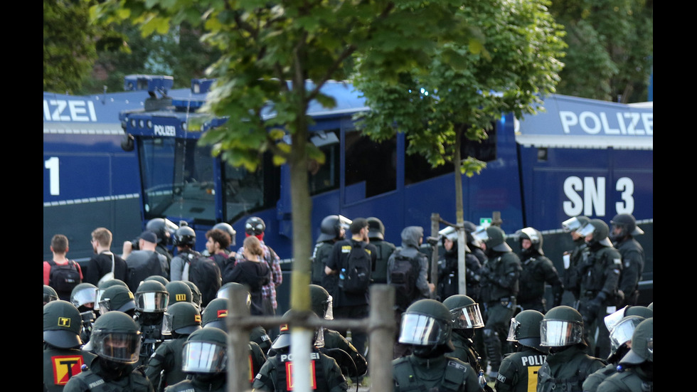 Сблъсъци между полицията и протестиращи срещу Г-20 в Хамбург
