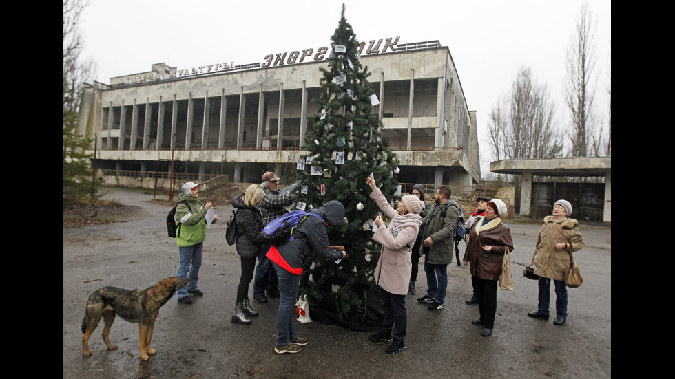 Украсиха коледна елха в Припят след аварията в Чернобил