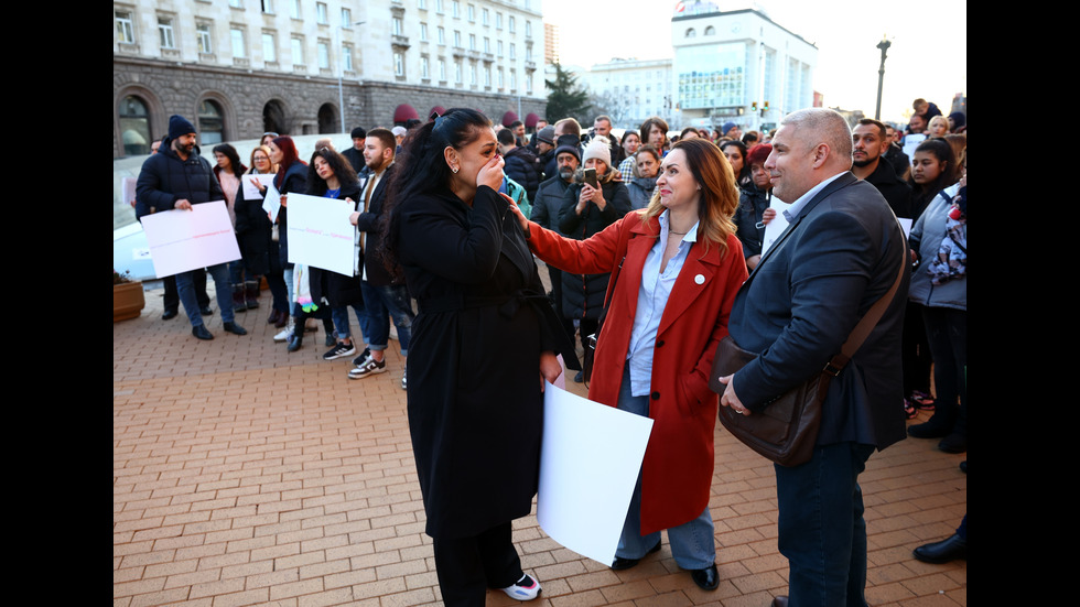 Граждани и Фондация „Даная” протестираха с искания за оставката на директора на Пирогов и незабавни реформи