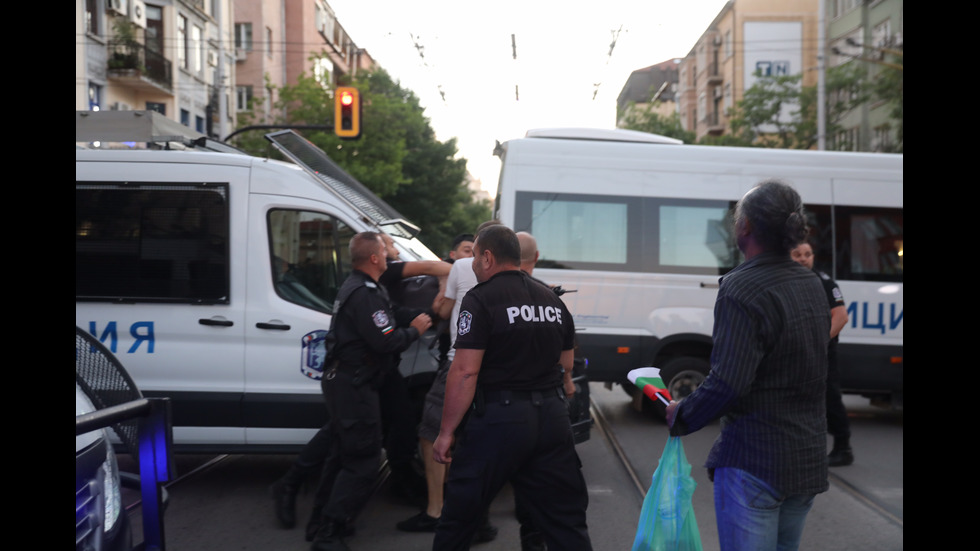 Три протеста в "Триъгълника на властта"