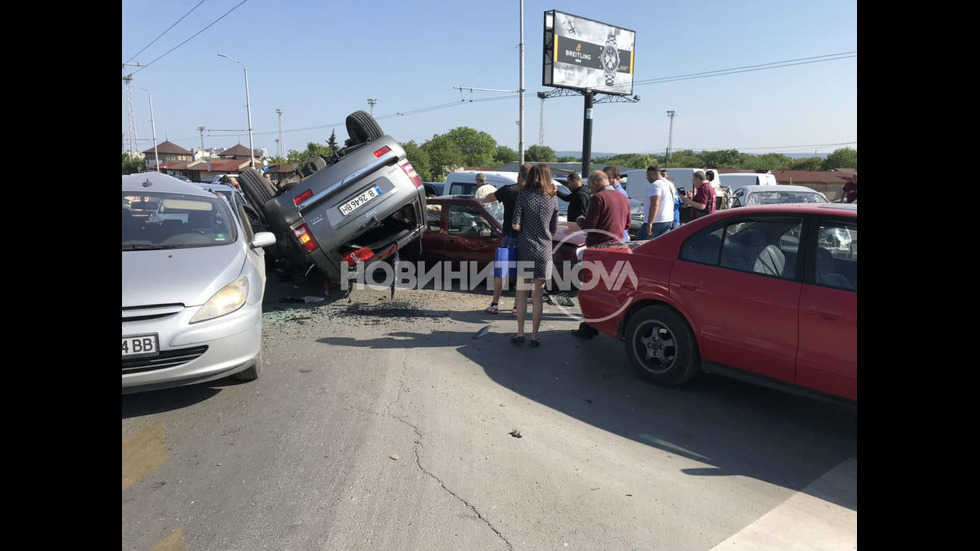 Трима възрастни и едно дете пострадаха при верижна катастрофа във Варна
