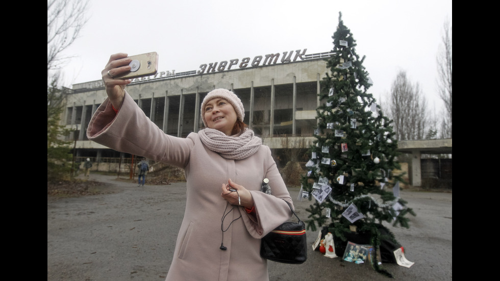 Украсиха коледна елха в Припят след аварията в Чернобил