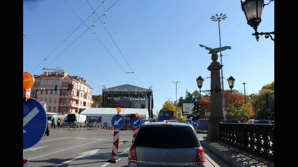 Центърът на София - под блокада, хиляди на концерт на Слави Трифонов