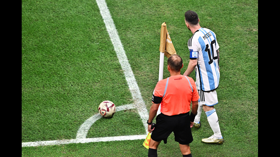 АРЖЕНТИНА ШАМПИОН! Меси вдига световната купа след невиждана драма в Катар