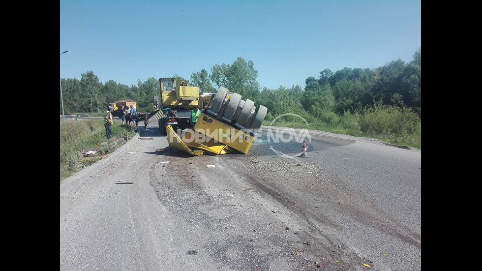 Валяк се преобърна край Враца