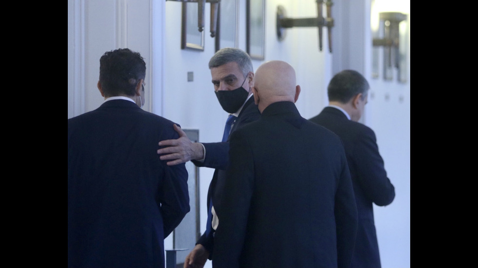 Първо заседание на новата власт