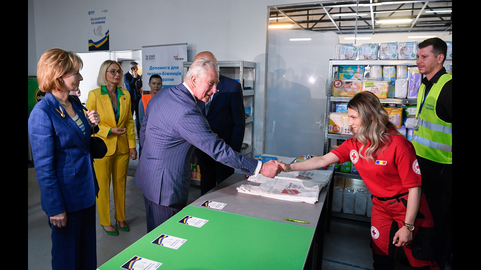 Принц Чарлз посети Румъния, показа солидарност с украинските бежанци