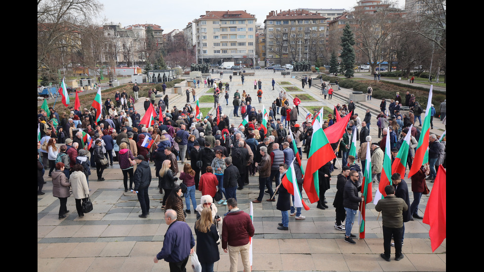 Протест в защита на Паметника на Съветската армия в София