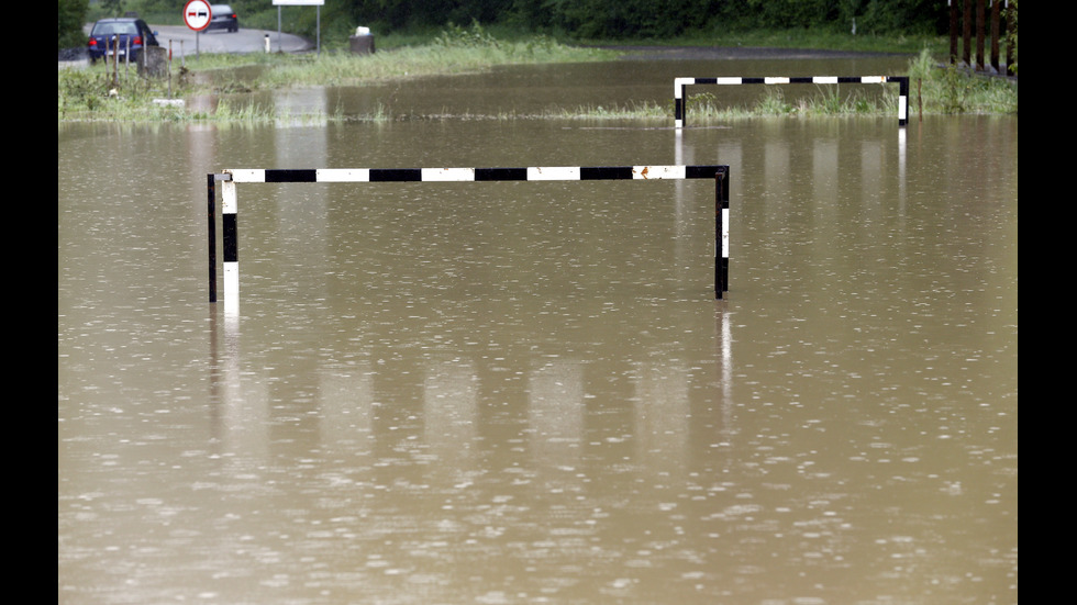 Проливен дъжд предизвика тежки наводнения в Босна