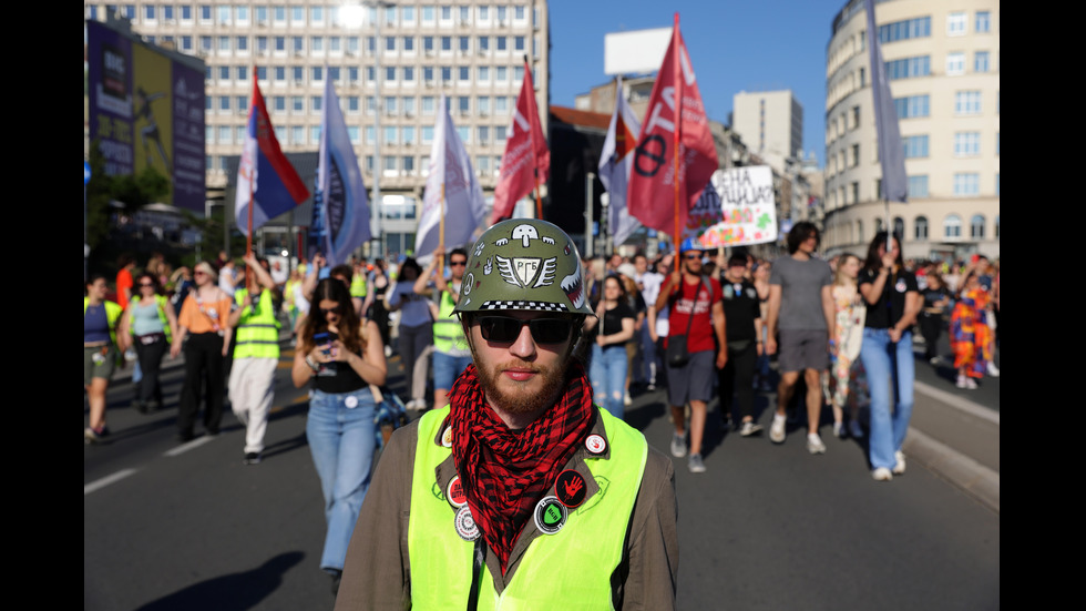Хиляди на протест в Сърбия искат нови избори