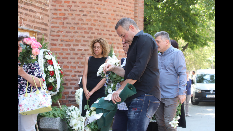 Семейство, приятели и колеги изпратиха Иван Нейков в последния му път