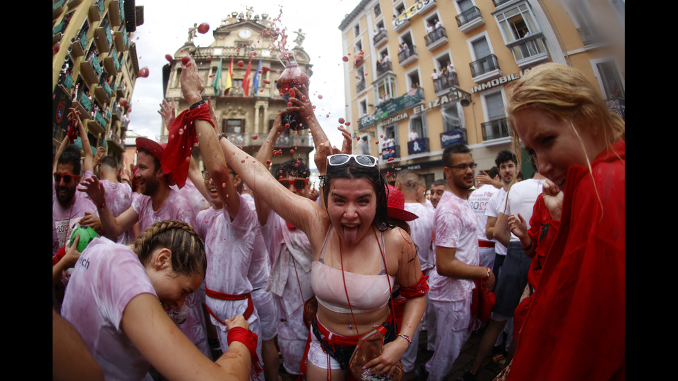 Отново надбягване с бикове в Памплона