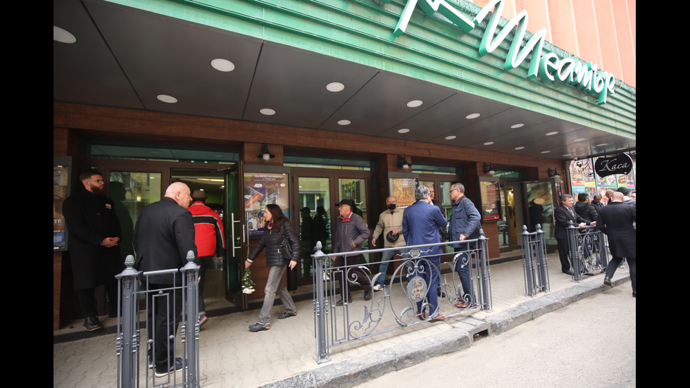 Прощаваме се с актьора Славчо Пеев