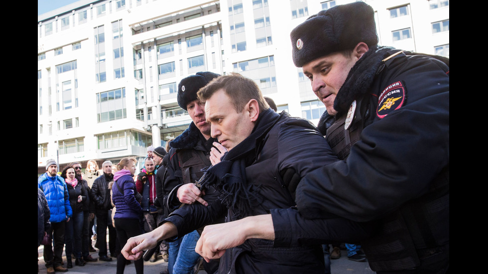 Задържаха виден руски опозиционер по време на протест