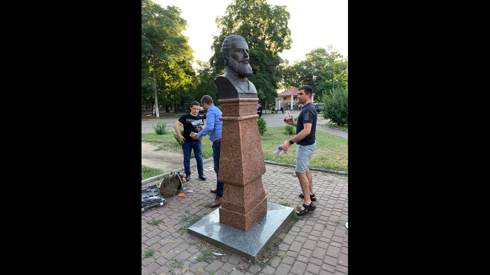Възстановиха паметника на Ботев в Одеса