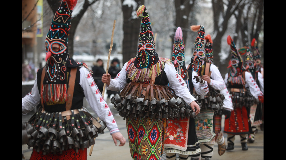 „Сурва” се завърна в Перник