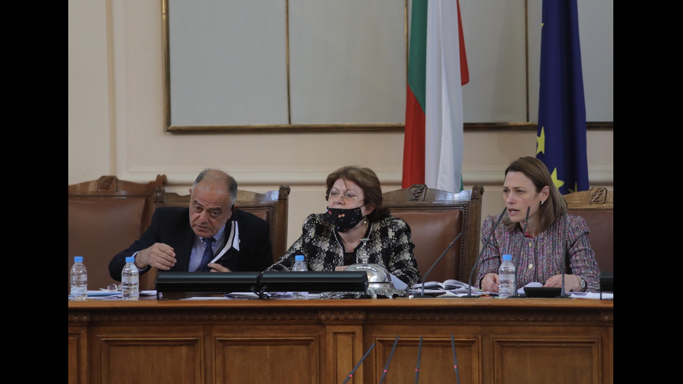 Бурни дебати в първия работен ден на новото Народно събрание