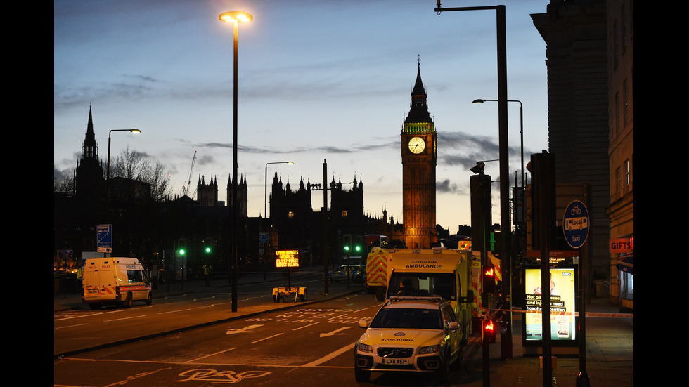 ТЕРОР В ЛОНДОН: Парламентът под блокада, стрелба, жертви и ранени