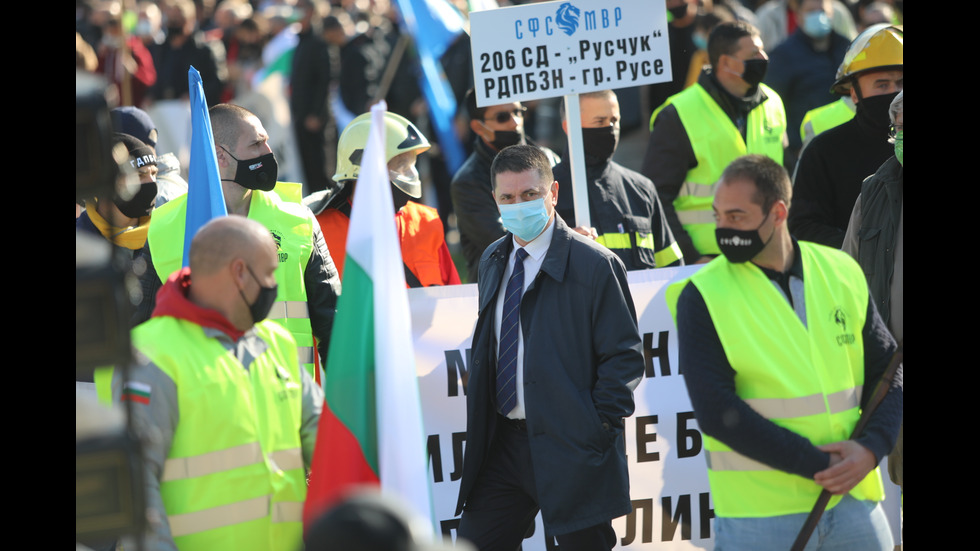 Полицейските служители излизоха на протест