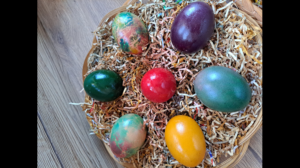 ОТ „МОЯТА НОВИНА”: Зрителите на NOVA обагриха великденските яйца
