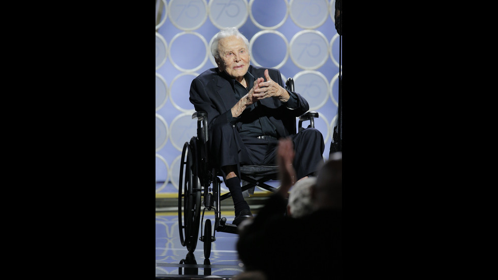 101-годишният Кърк Дъглас вдигна на крака всички на "Златен глобус"