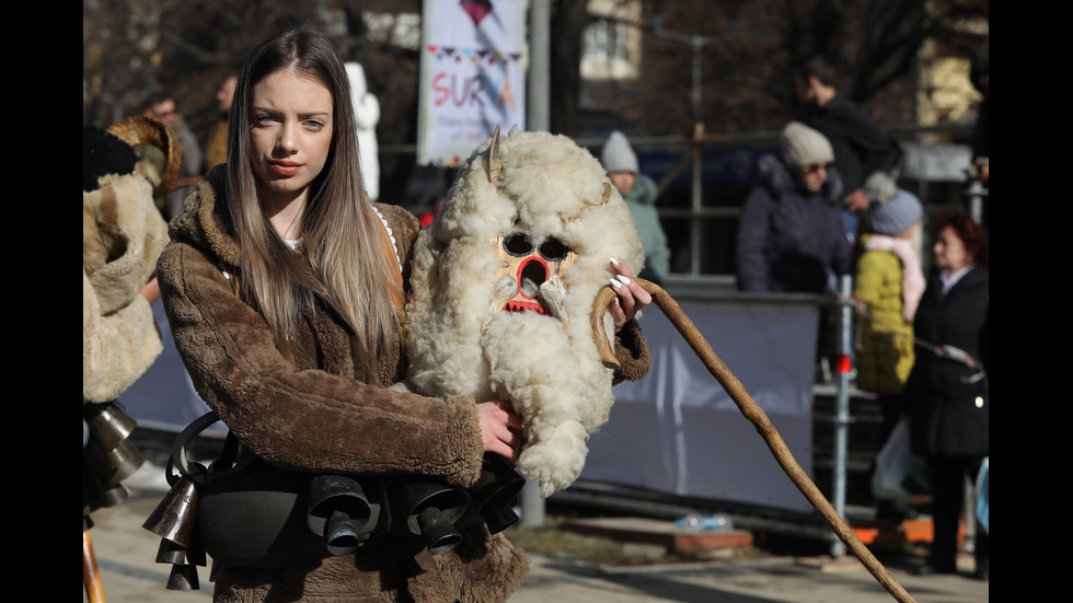 Фестивалът на маскарадните игри "Сурва" в Перник