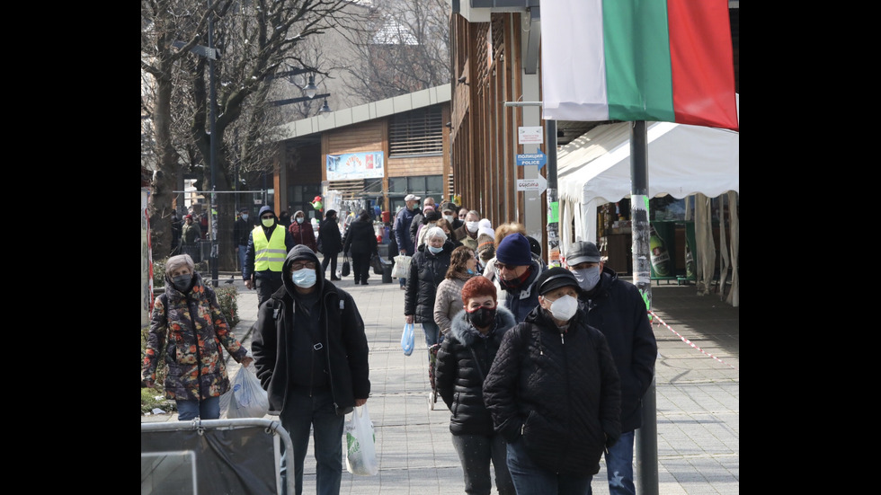 Противоепидемични мерки на пазарите в София