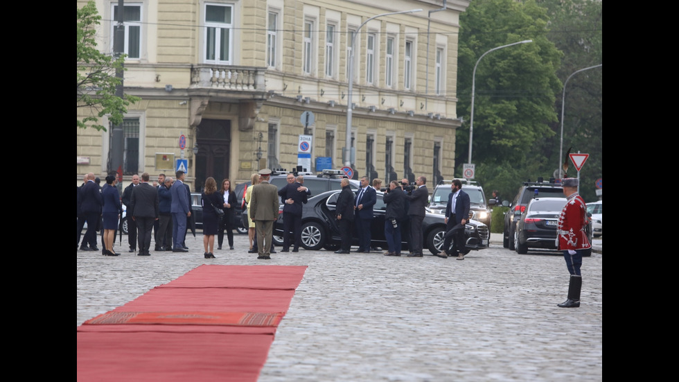 Президентът на Полша пристигна у нас