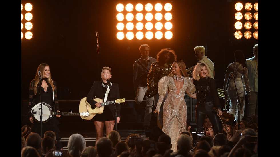 Бионсе - голямата изненада на американските кънтри награди