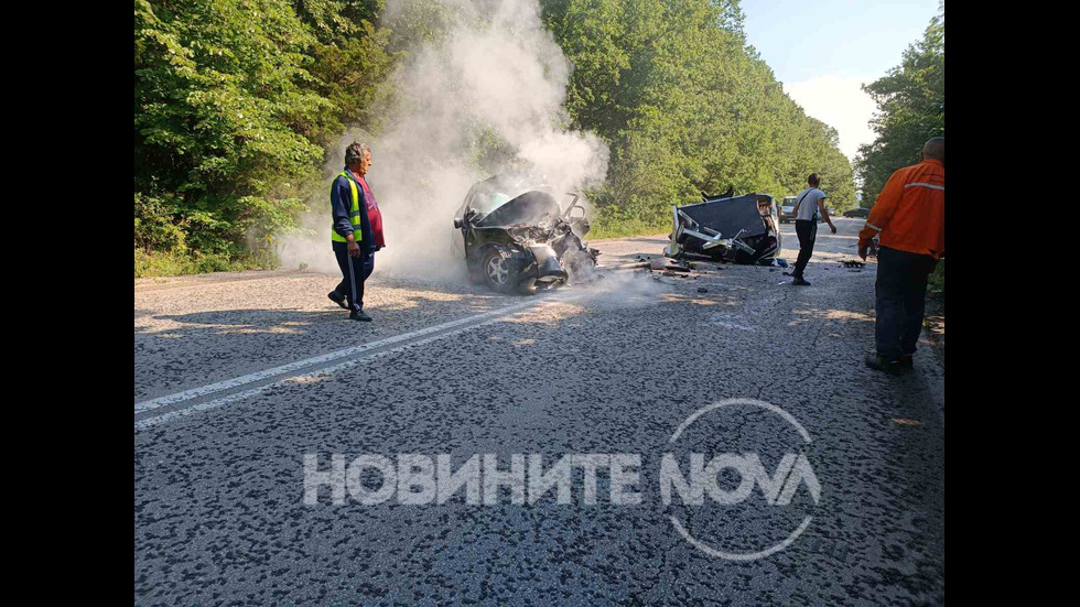 Тежък удар между тир и кола край Враца, има жертва