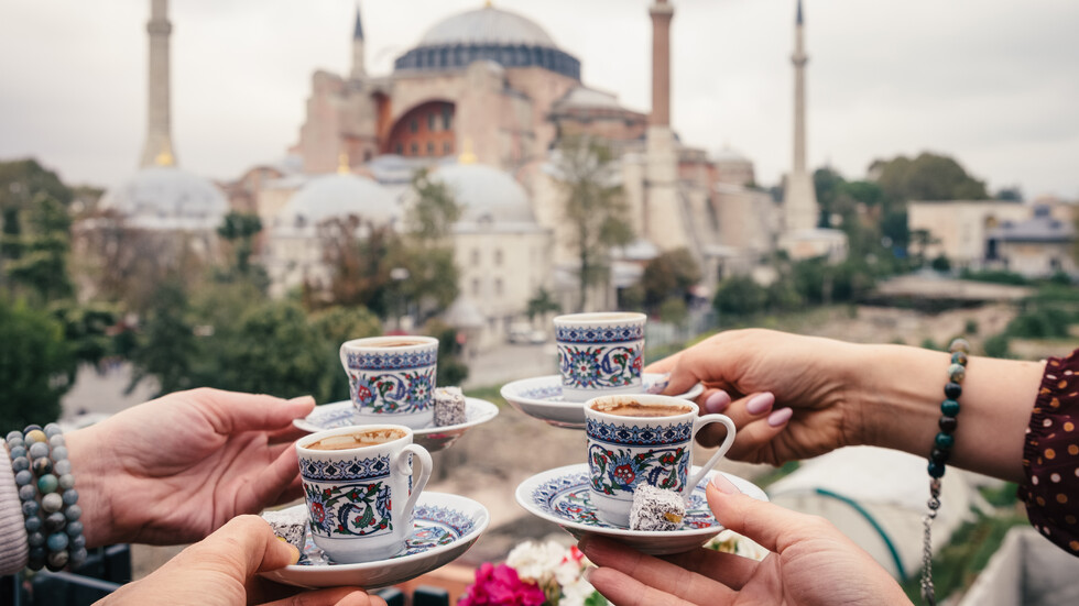 Топ 10 на най-популярните улични храни в Истанбул