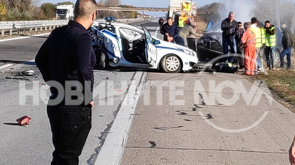 Катастрофа между патрулка и лека кола на АМ "Тракия", ранени са двама полицаи