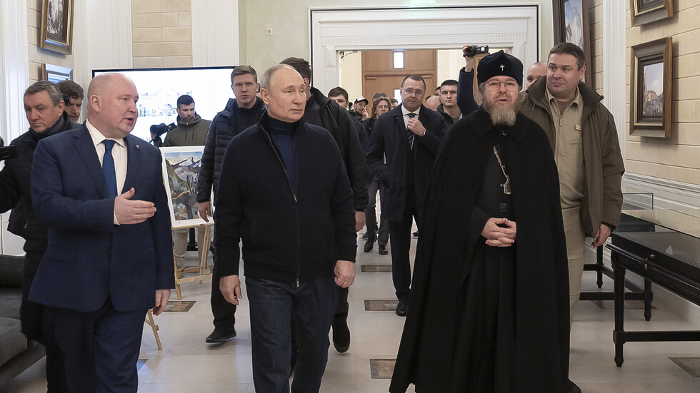 Изненадващо посещение: Путин пристигна в Севастопол