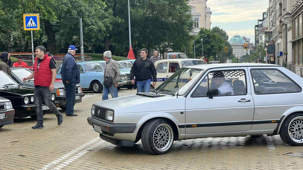 Парад на ретро автомобили в София
