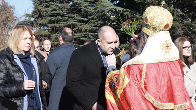 Президентът Румен Радев присъства на първата копка от строежа на нов православен храм в столичния квартал „Люлин”